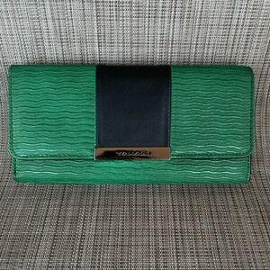 TAHARI Green Large Wallet